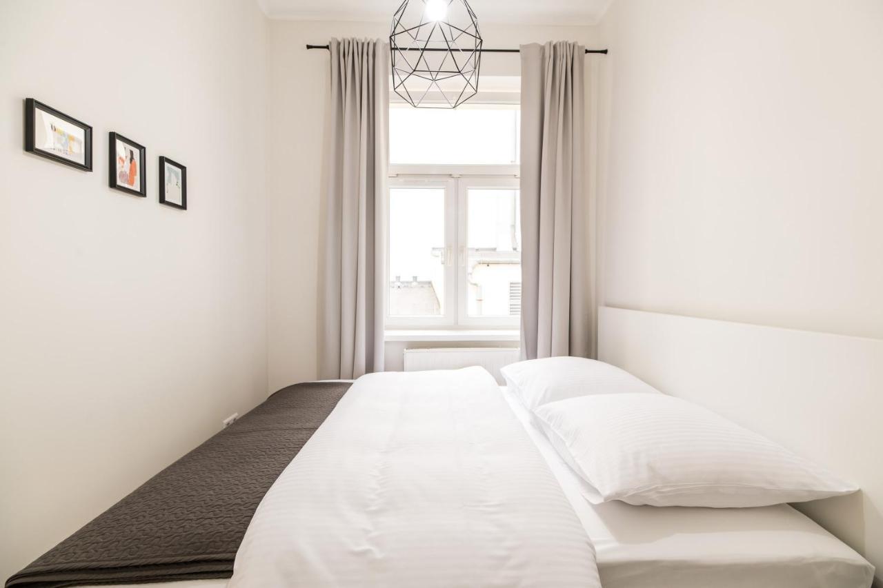 Native Apartments Czysta 5 Krakow Ngoại thất bức ảnh