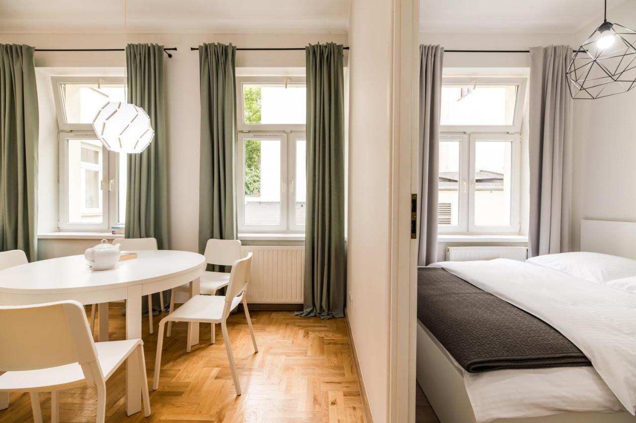 Native Apartments Czysta 5 Krakow Ngoại thất bức ảnh