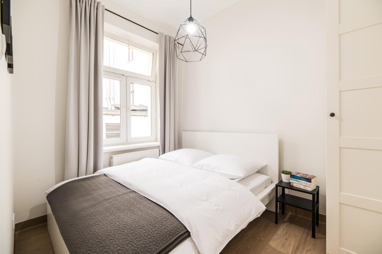 Native Apartments Czysta 5 Krakow Ngoại thất bức ảnh